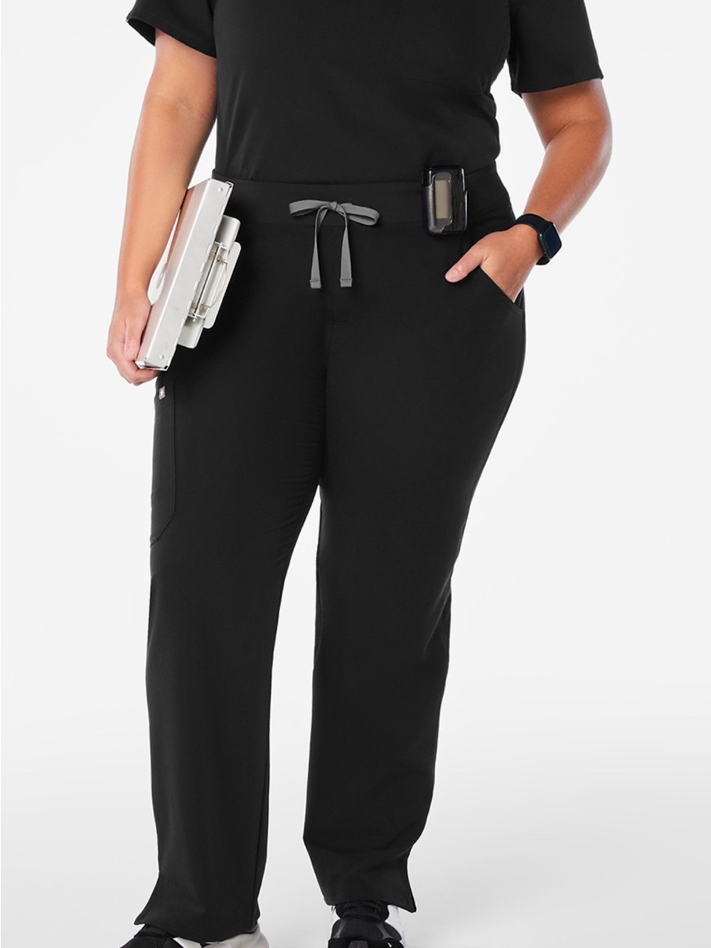 ISO Figs or other women’s scrubs
